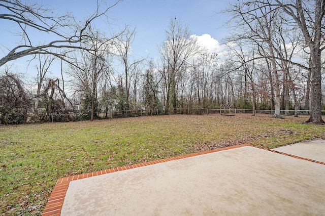 view of yard featuring a patio area