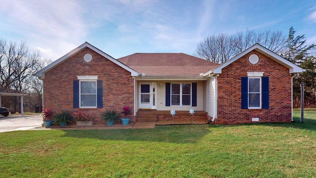 view of front of property with a front yard