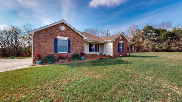 view of front of property with a front lawn