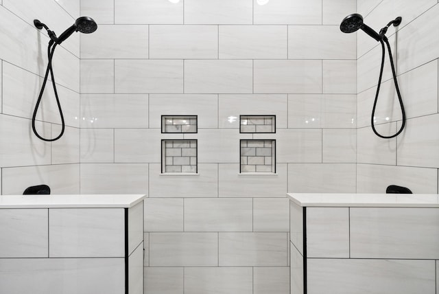 bathroom featuring tiled shower