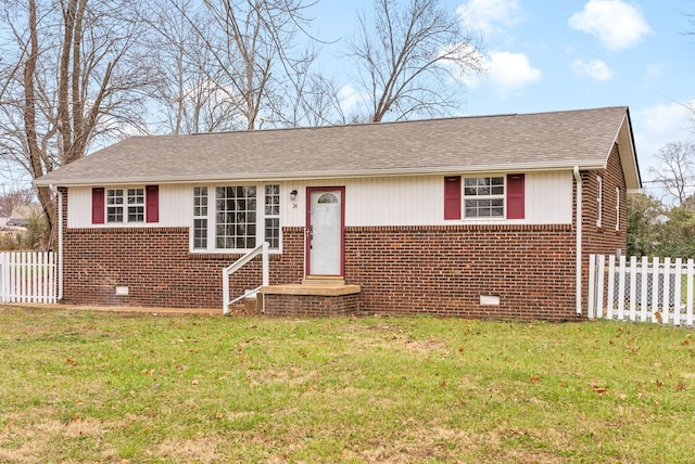 view of front facade with a front yard