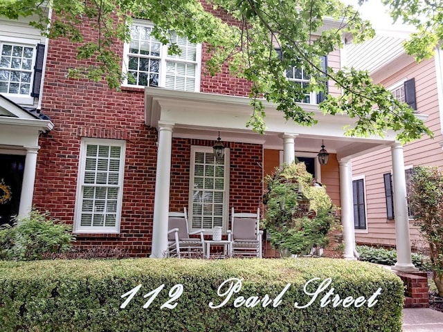 view of front of home with covered porch