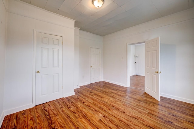 empty room featuring light hardwood / wood-style flooring