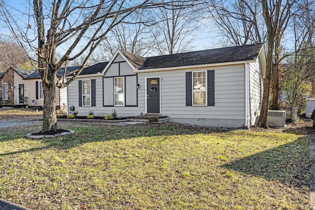 view of front of home with a front lawn