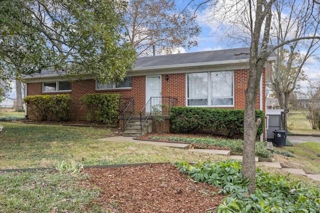 view of front of house with a front yard