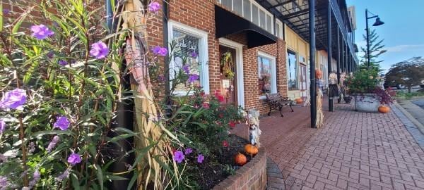 view of side of property featuring a patio area