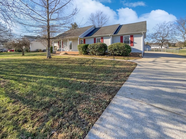 view of front facade with a front yard