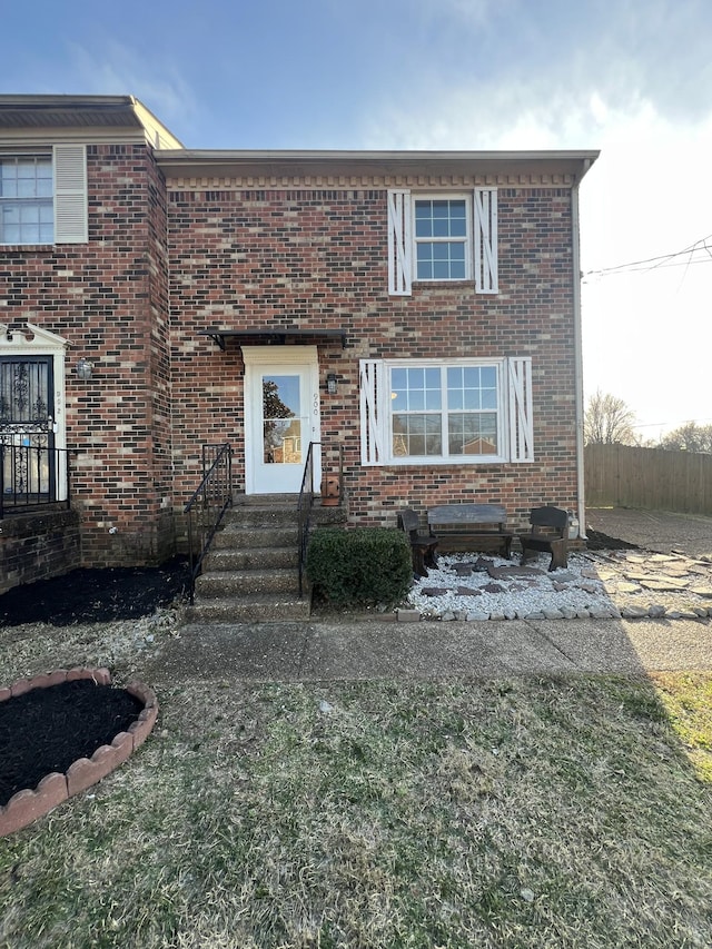 view of front of property