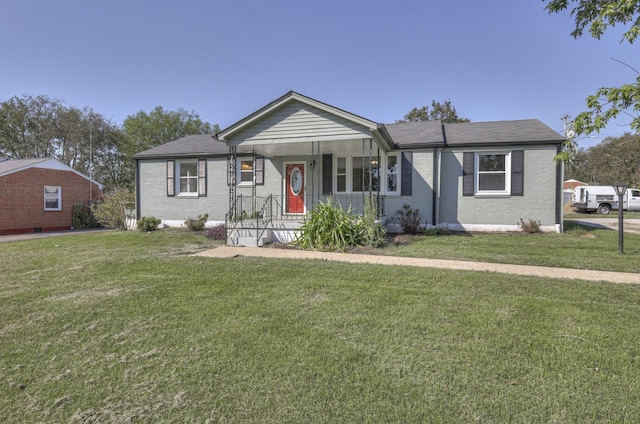 view of front of house featuring a front yard