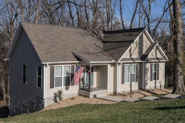 view of front of house with a front lawn