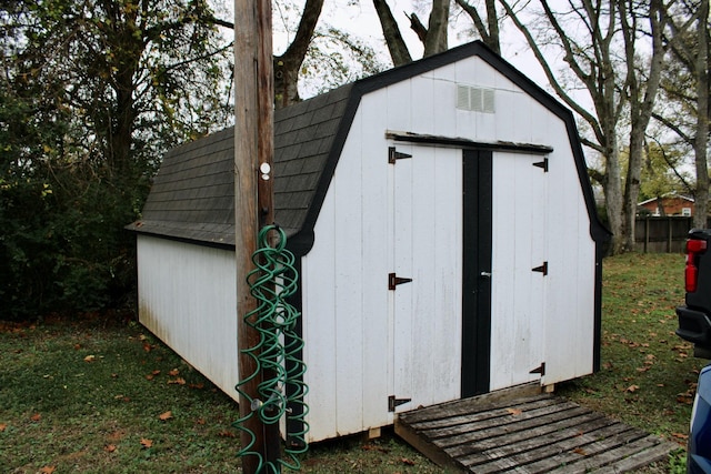 view of outbuilding