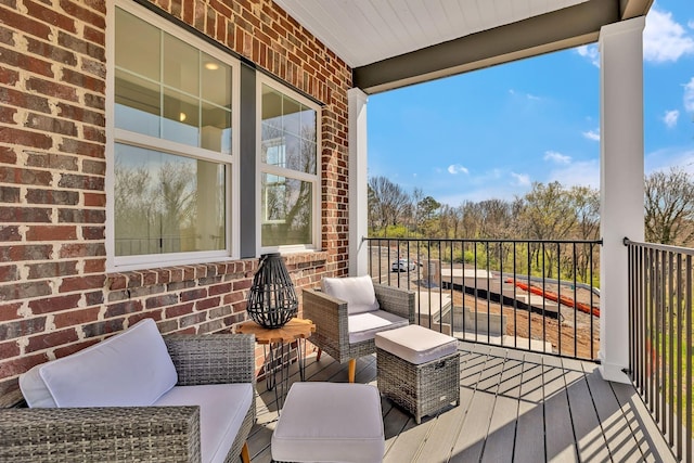 balcony featuring an outdoor hangout area