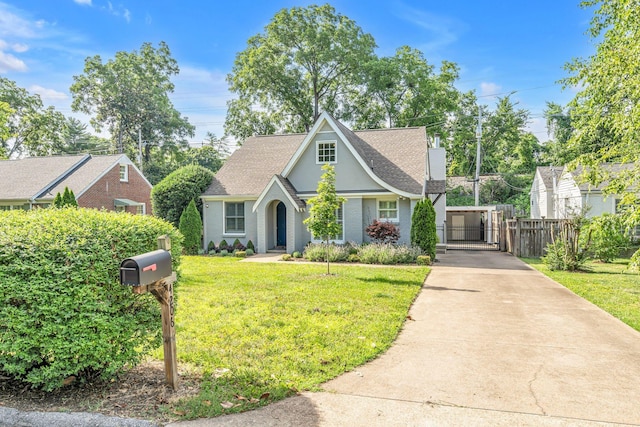 view of front of house with a front yard