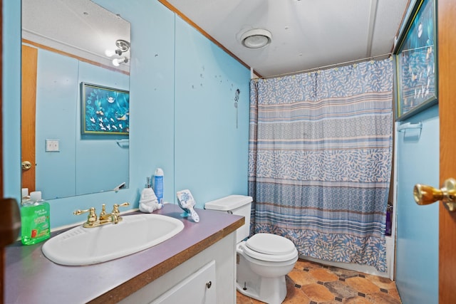 full bathroom with shower / bath combination with curtain, vanity, and toilet