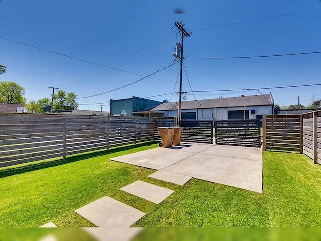 view of yard with a patio area