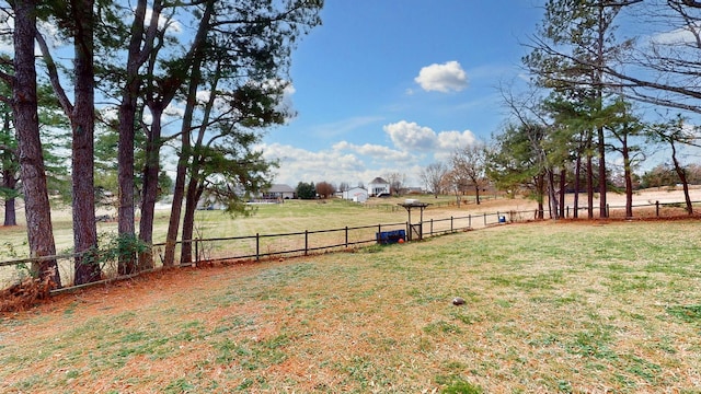 view of yard featuring a rural view