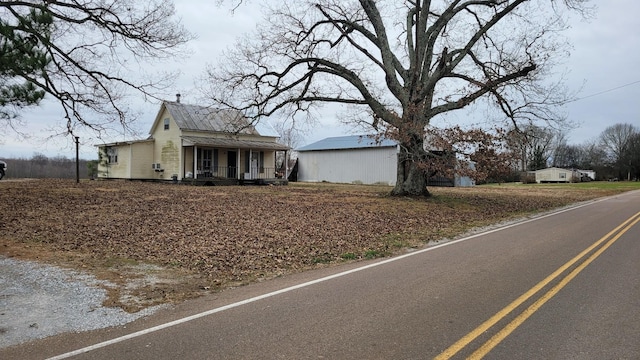 view of front of house featuring a porch