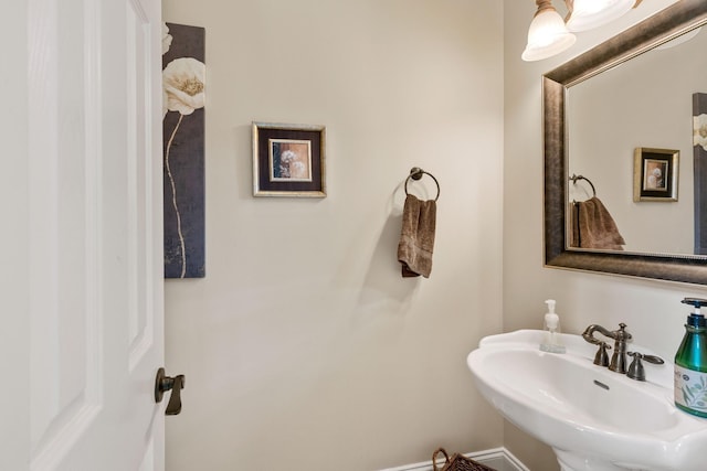 bathroom featuring sink