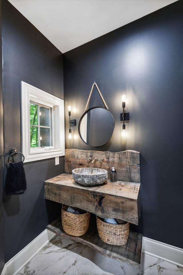 bathroom featuring sink