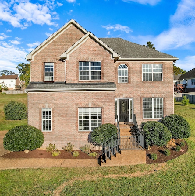 view of front facade featuring a front lawn