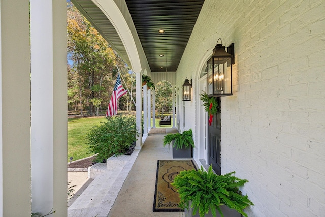 doorway to property with covered porch