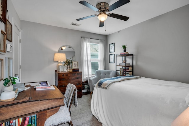 bedroom with ceiling fan