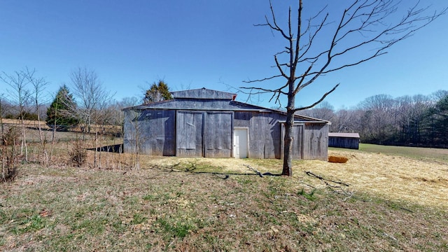 view of outdoor structure with an outdoor structure