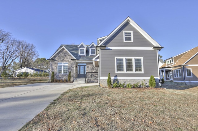 view of front of house with a front yard