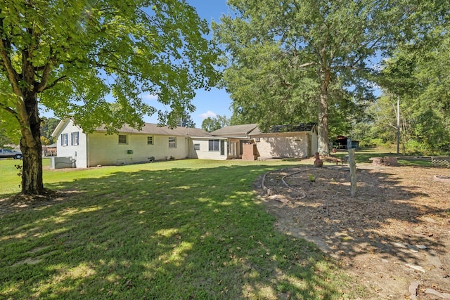 exterior space featuring a lawn