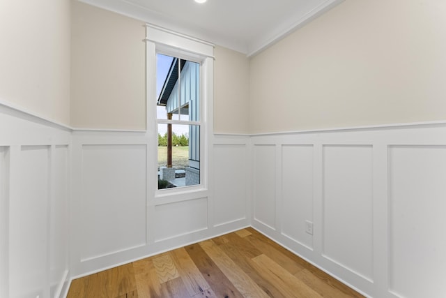 empty room featuring light hardwood / wood-style floors