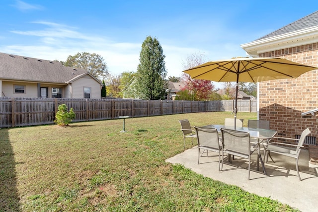 view of yard featuring a patio