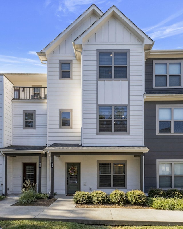 view of townhome / multi-family property