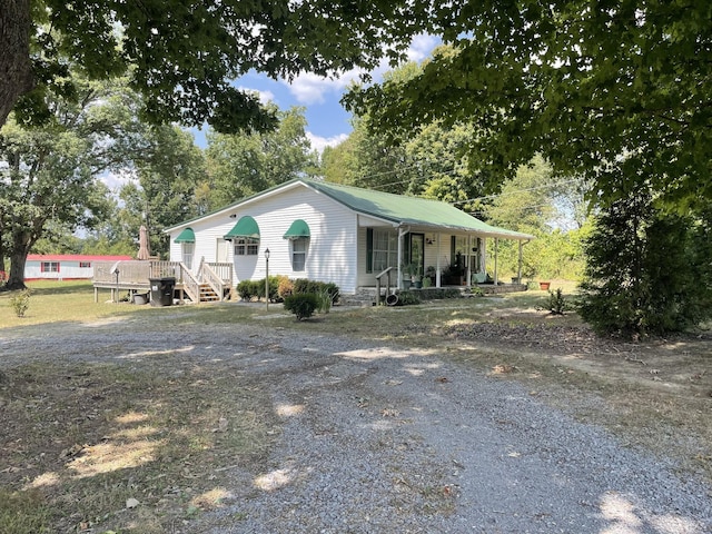 view of front of home with covered porch