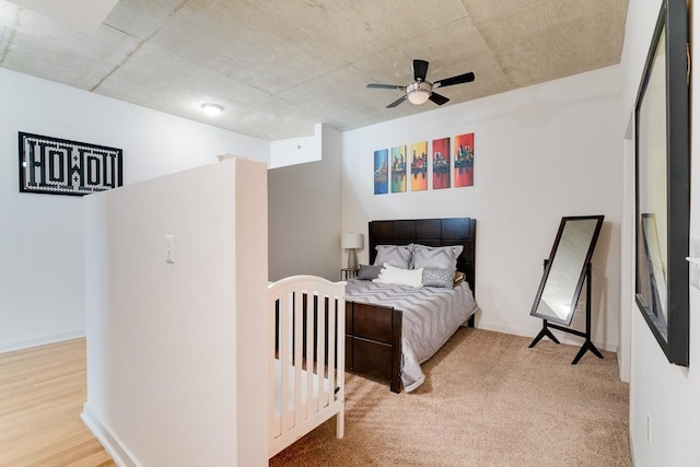 bedroom featuring ceiling fan