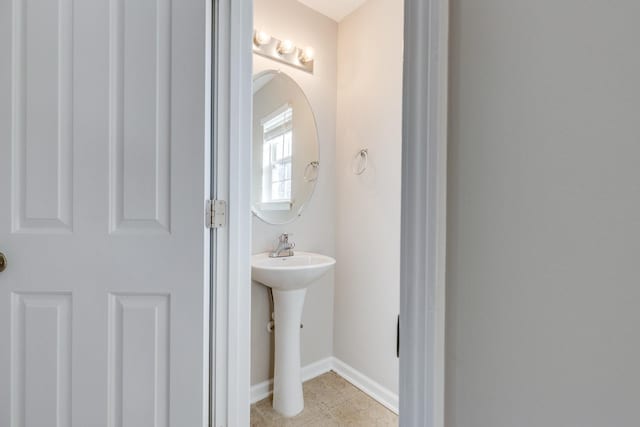 bathroom featuring sink