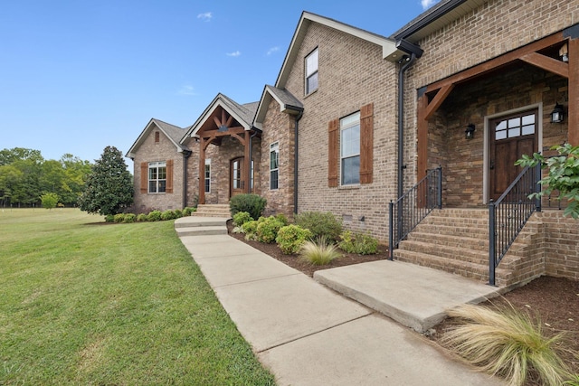 view of front of house with a front yard