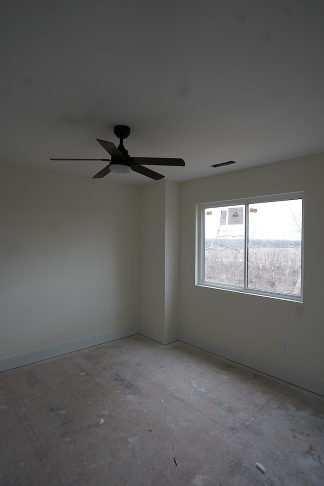 empty room with ceiling fan