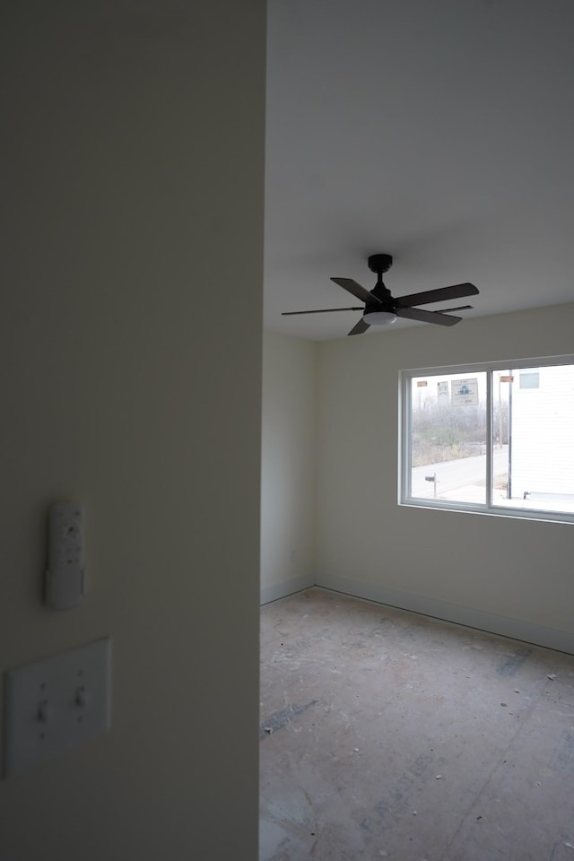 empty room with ceiling fan