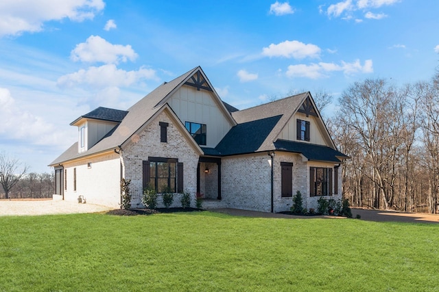 view of front of home with a front yard