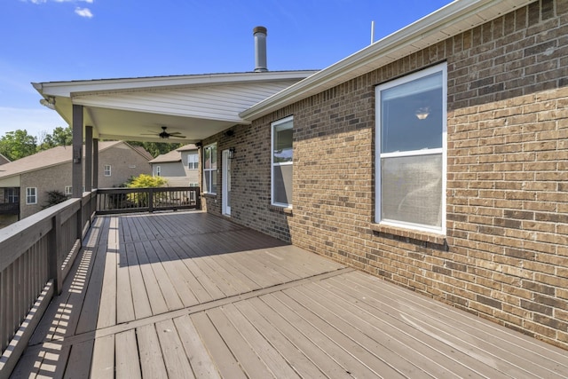 deck with ceiling fan