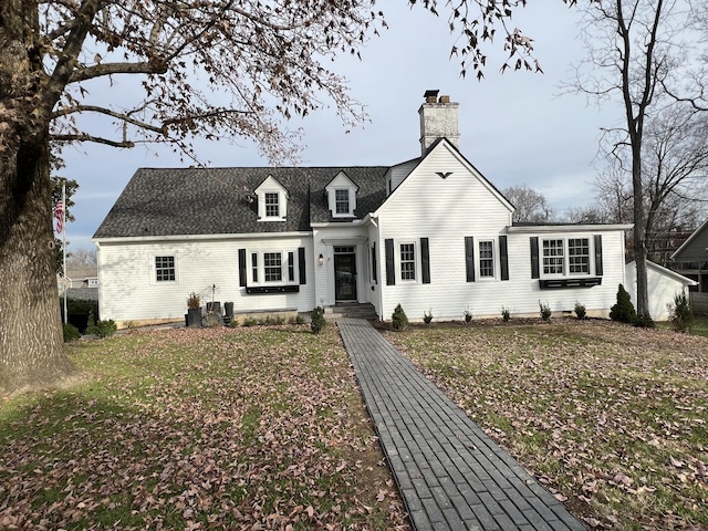 view of front of house featuring a front yard