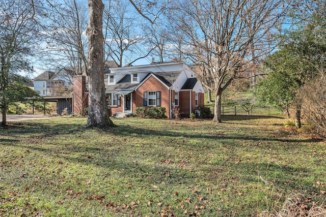 view of front of home featuring a front lawn