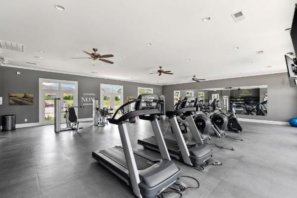 exercise room featuring ceiling fan