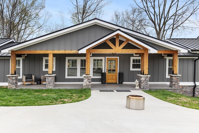 view of front of house with a porch