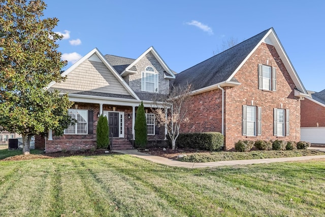 view of front of property featuring a front yard