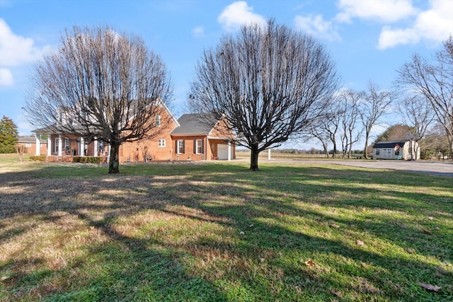 view of front facade with a front lawn