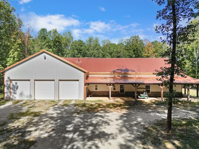 view of front of home featuring a garage