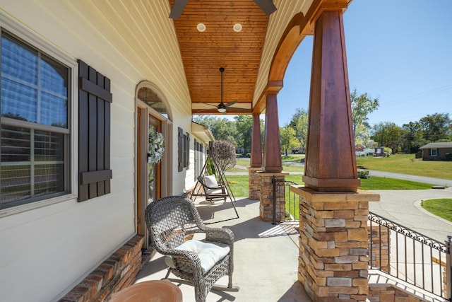 view of patio featuring covered porch and ceiling fan