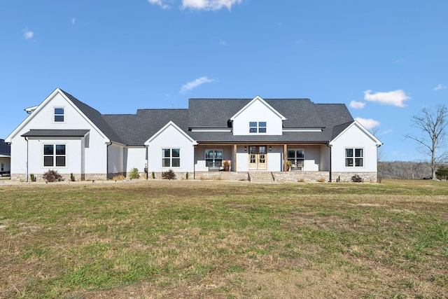 view of front of house featuring a front lawn