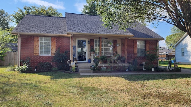 view of front of house featuring a front lawn